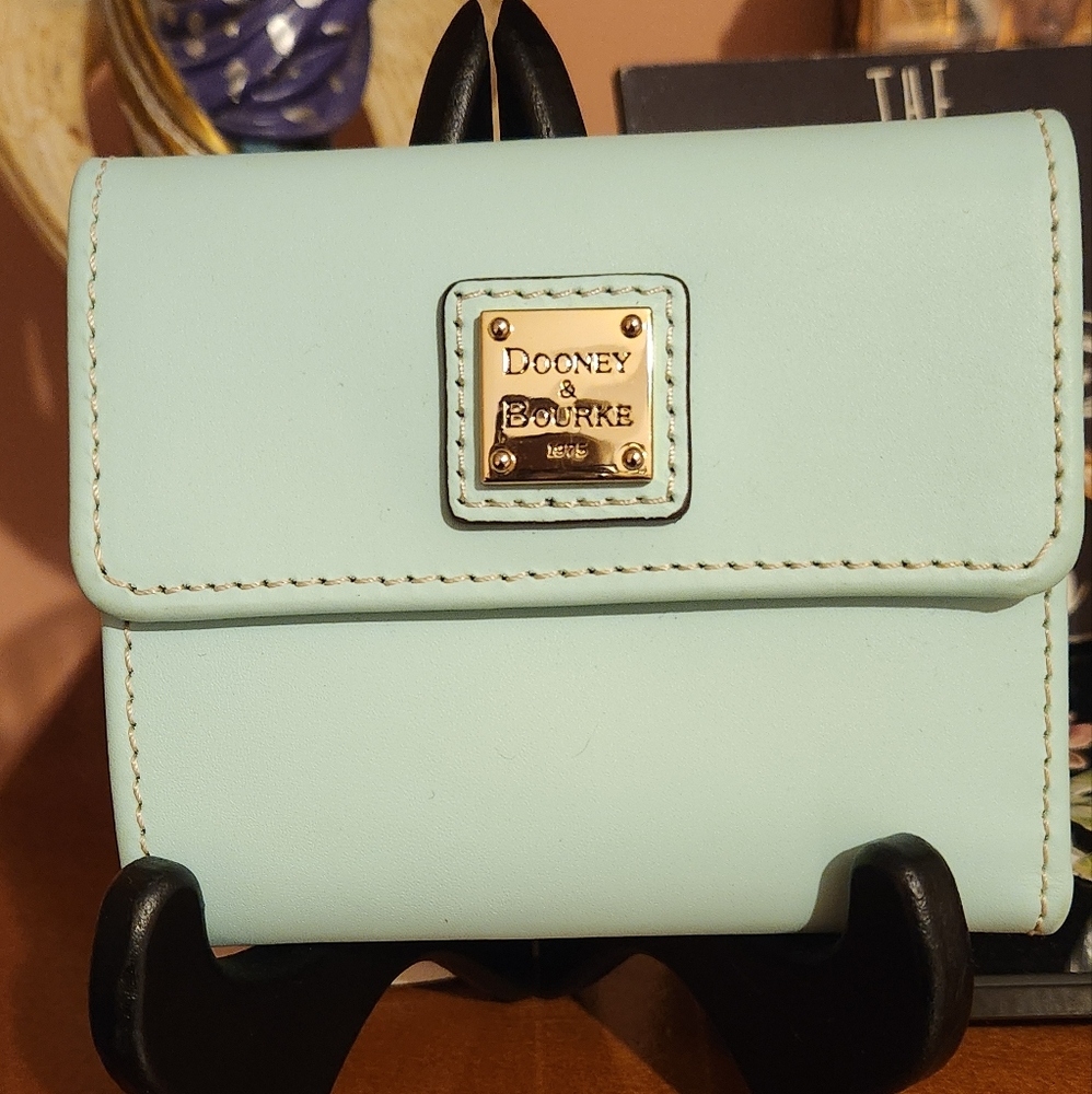 Dooney & Bourke wallet